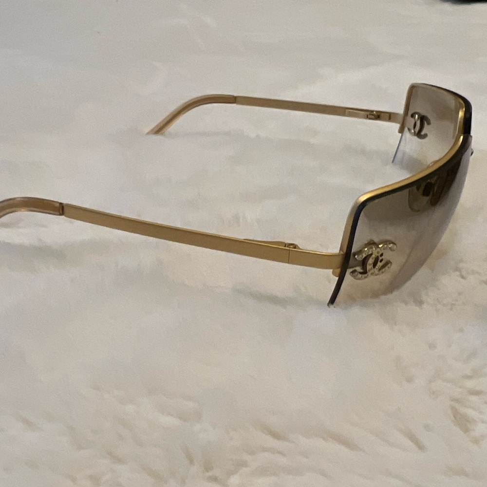 Ultra RARE Vintage Chanel Rimless Sunglasses 🔥 - Picture 7 of 16